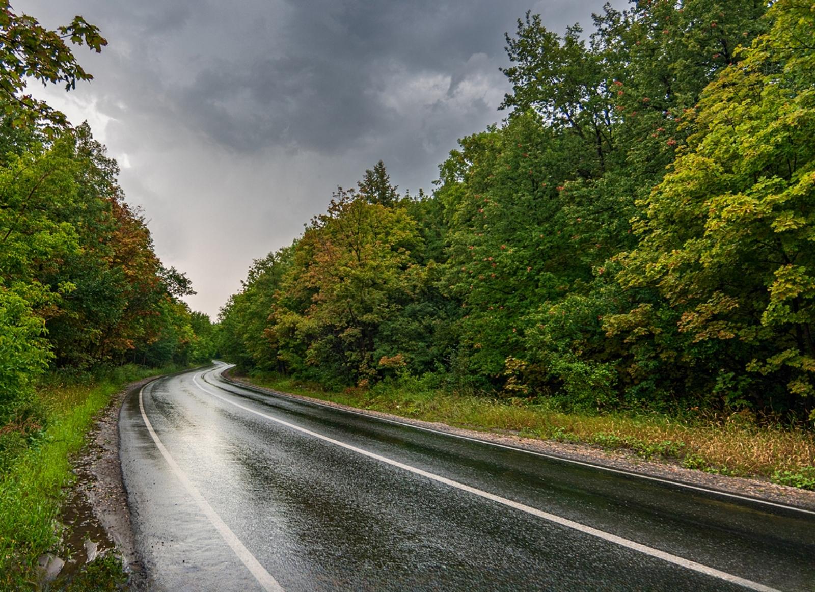 Islak Yol Yüzeylerinde Güvenli Motosiklet Sürüşü İçin İpuçları