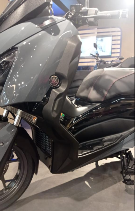 MODİMOT YAMAHA XMAX 250/300 BACAK KORUMA (2018-2023)