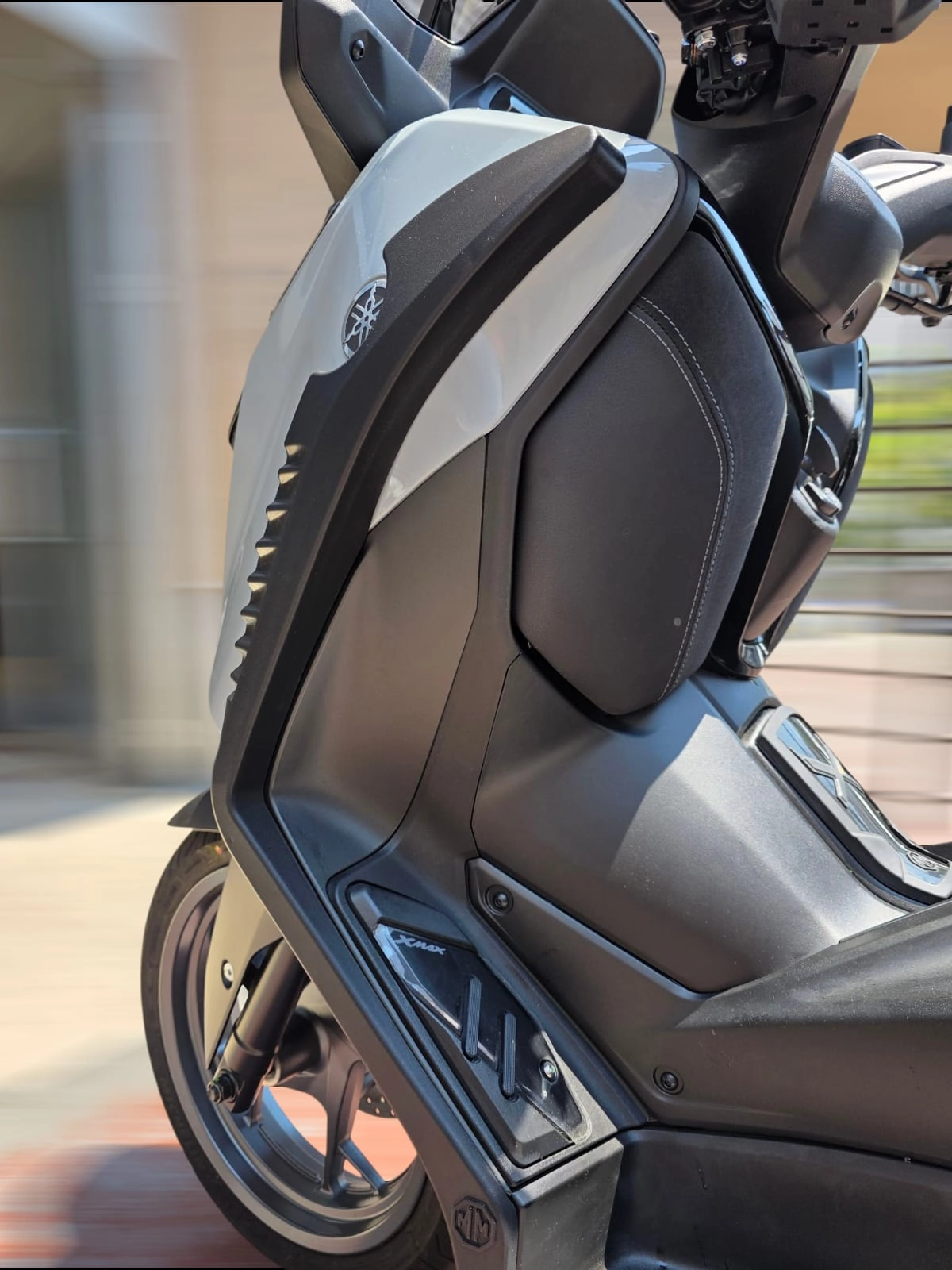 MODİMOT YAMAHA XMAX 250  BACAK KORUMA (EN SON KASA ELEKTRONİK GÖSTERGE)
