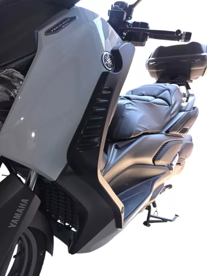 MODİMOT YAMAHA XMAX 250  BACAK KORUMA (EN SON KASA ELEKTRONİK GÖSTERGE)
