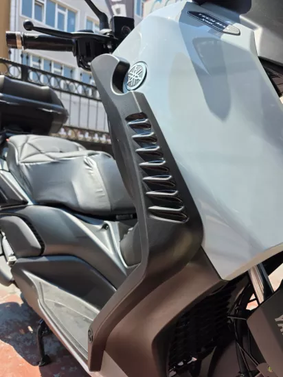 MODİMOT YAMAHA XMAX 250  BACAK KORUMA (EN SON KASA ELEKTRONİK GÖSTERGE)