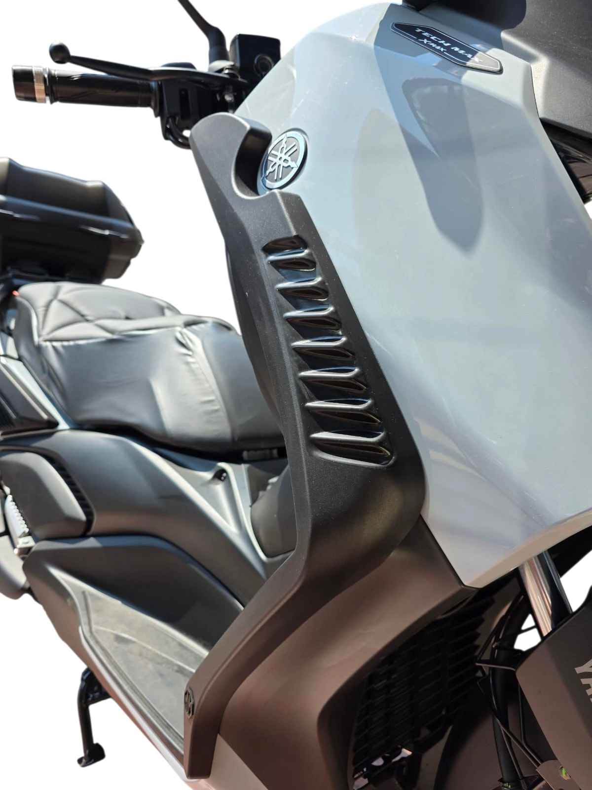 MODİMOT YAMAHA XMAX 250  BACAK KORUMA (EN SON KASA ELEKTRONİK GÖSTERGE)