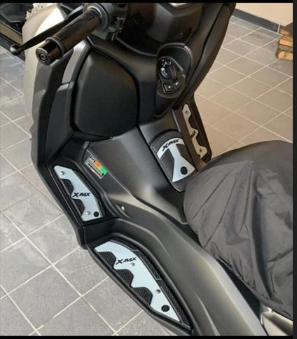 MODİMOT YAMAHA XMAX 250/300 BASAMAK VE PANEL SETİ (2018-2023)